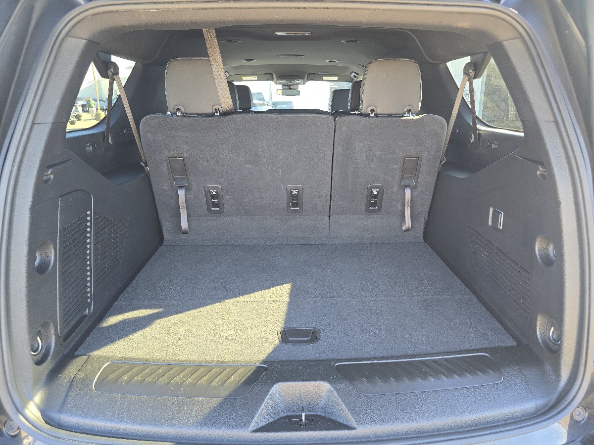 2025 Chevrolet Suburban LT - Photo 23