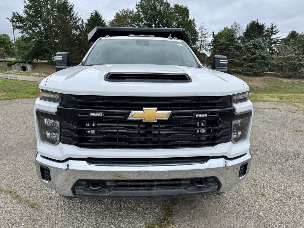 2025 Chevrolet Silverado 3500HD Work Truck photo 2