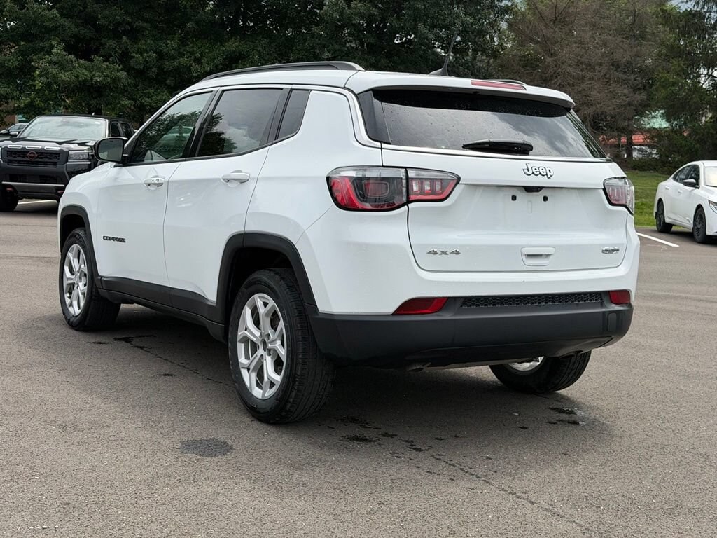 Used 2024 Jeep Compass Latitude Sport Utility