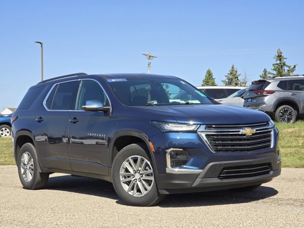 2023 Chevrolet Traverse Cloth photo 2
