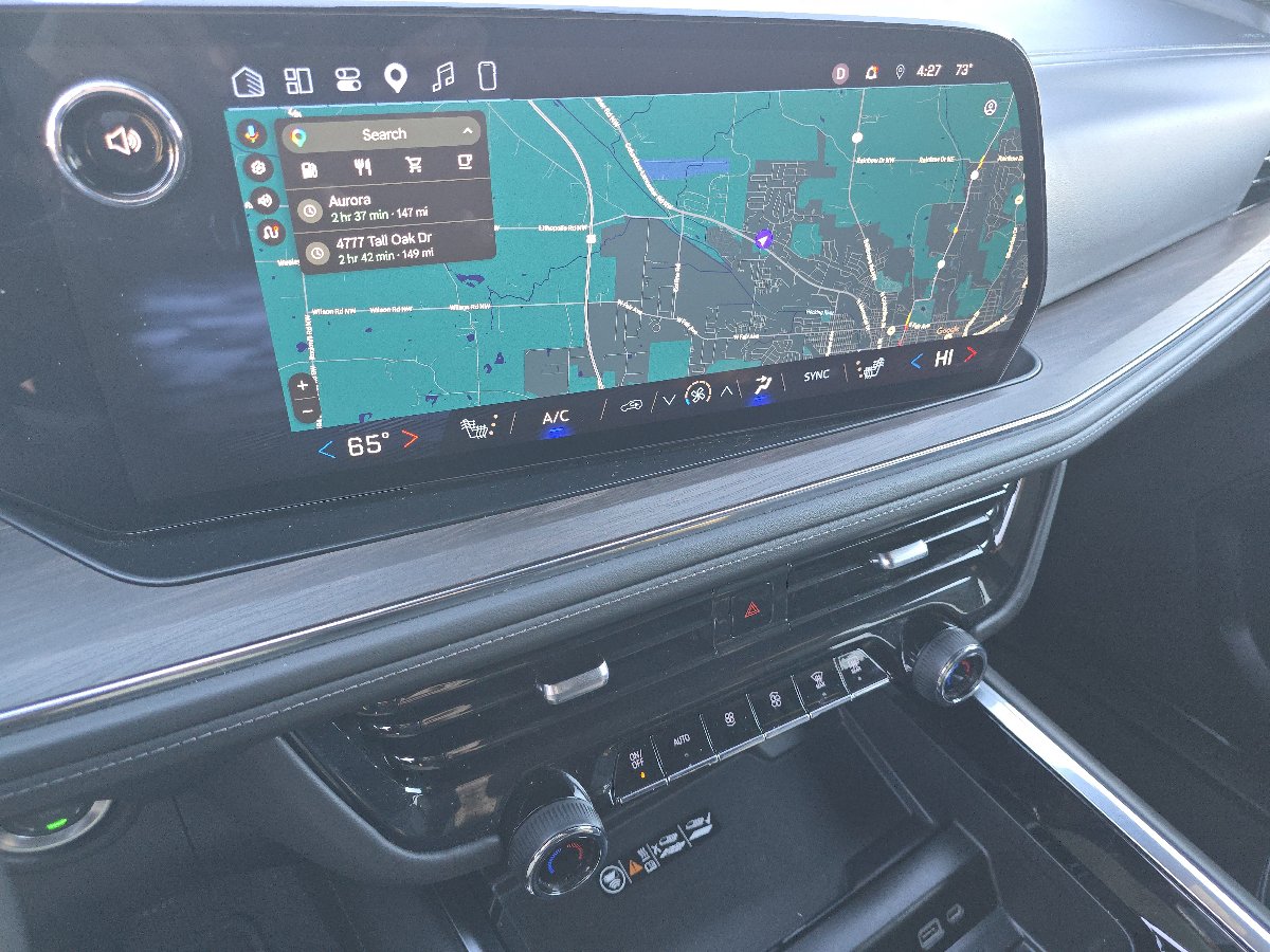 2025 Chevrolet Suburban LT - Photo 35