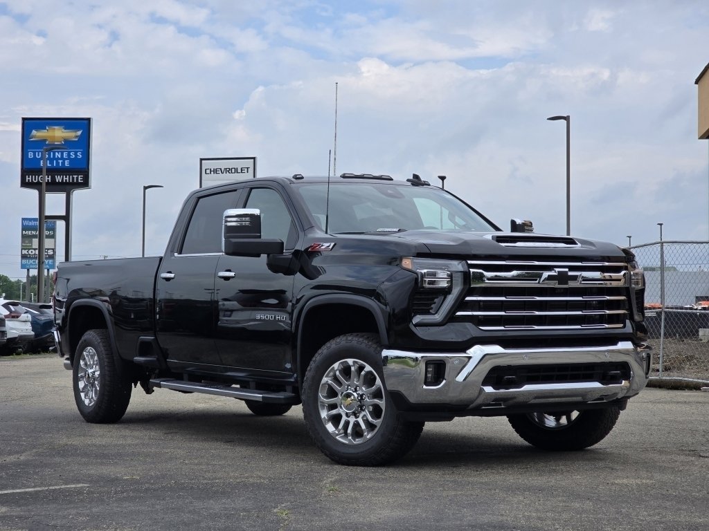 2025 Chevrolet Silverado 3500HD LTZ photo 2