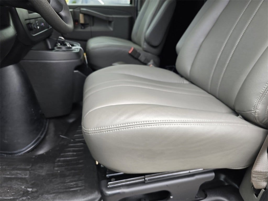 2025 Chevrolet Express Cargo Work Van - Photo 14