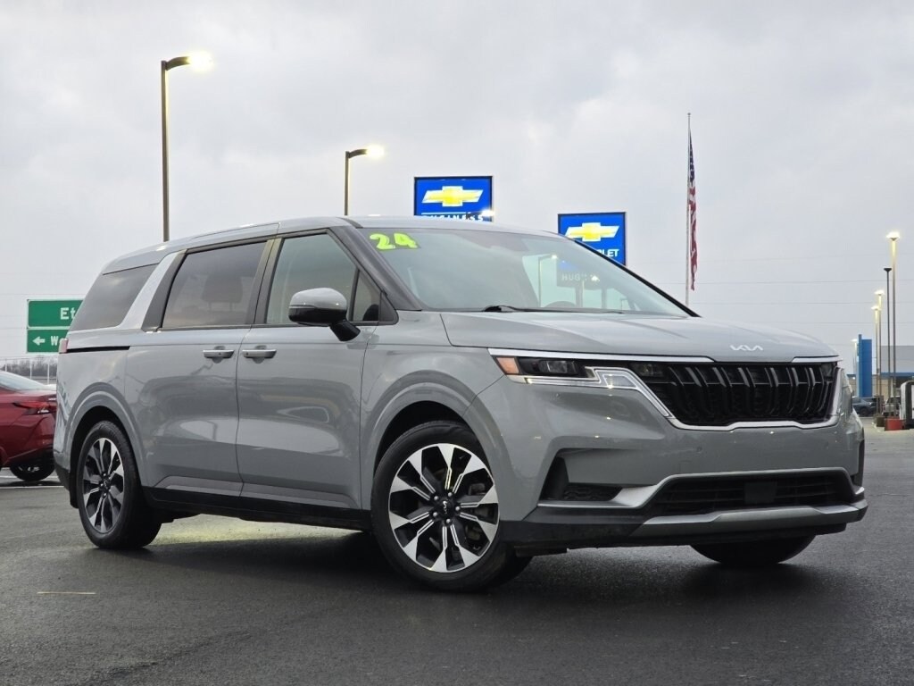 Used 2024 Kia Carnival EX Mini-van, Passenger