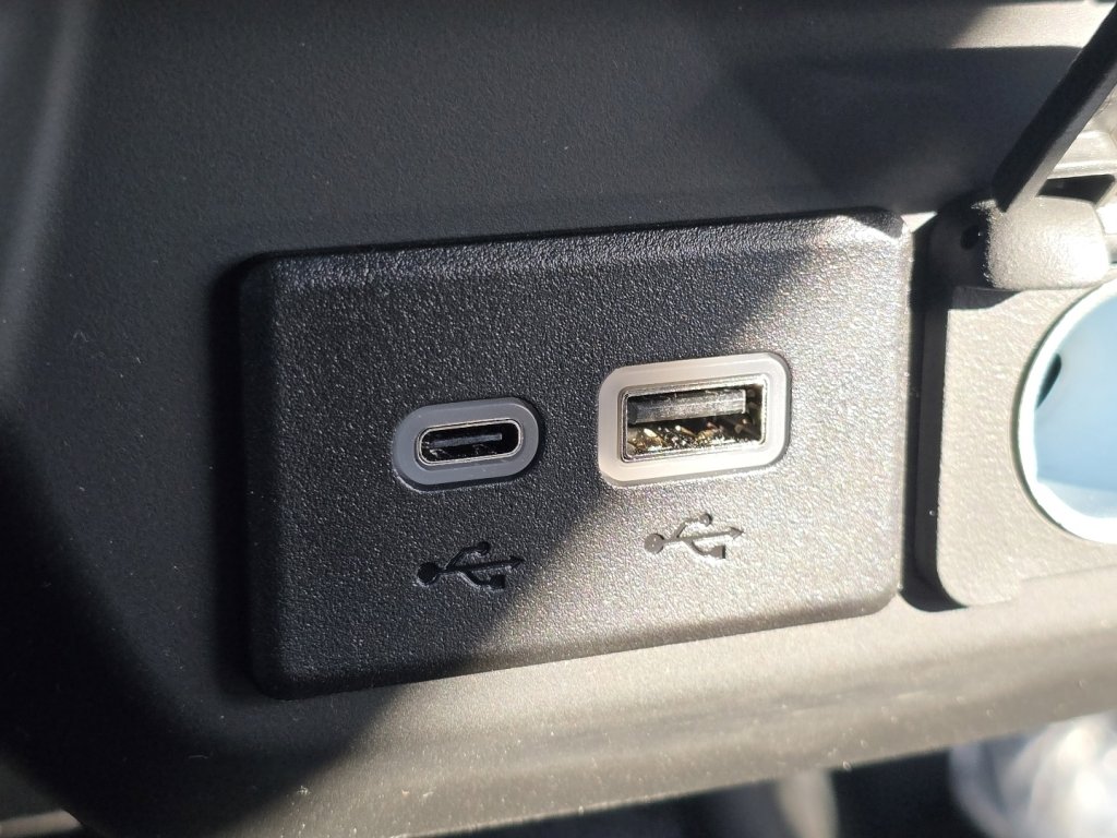 2025 Chevrolet Silverado 3500HD Work Truck photo 3