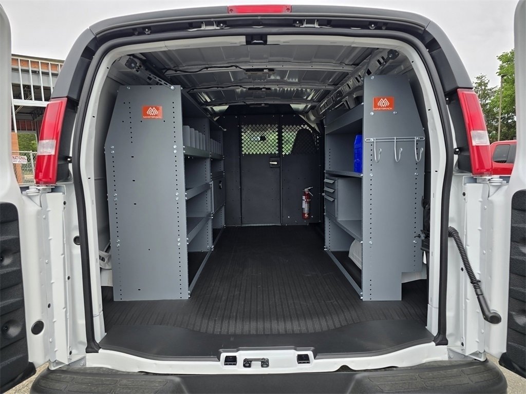 2025 Chevrolet Express Cargo Work Van - Photo 7