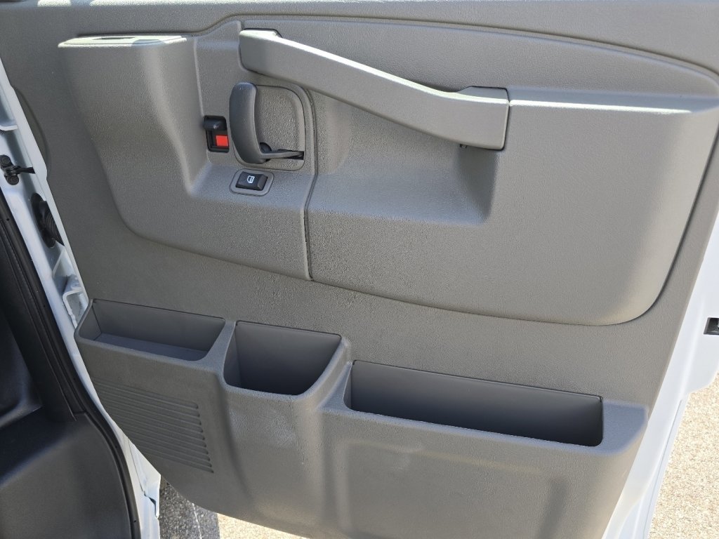 2026 Chevrolet Express Cargo Work Van - Photo 16