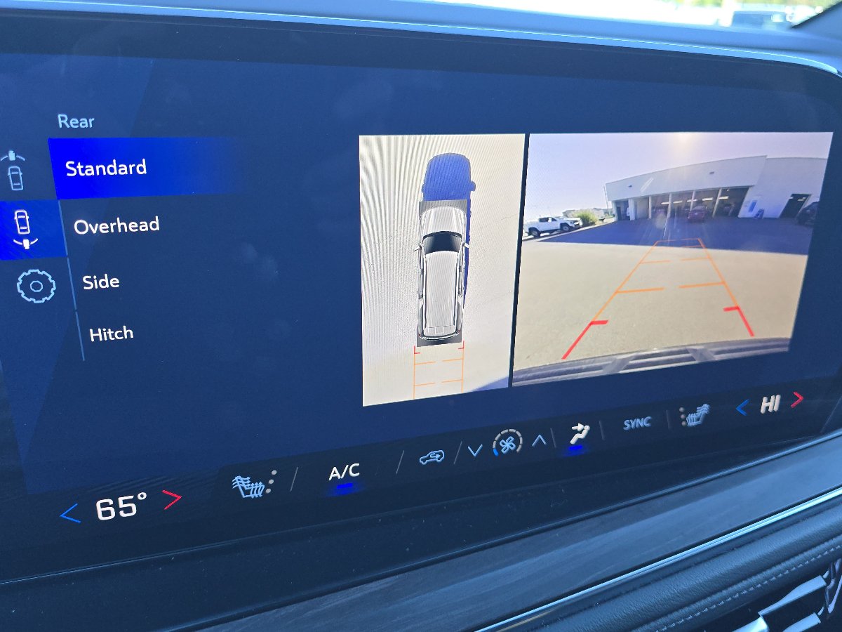 2025 Chevrolet Suburban LT - Photo 6