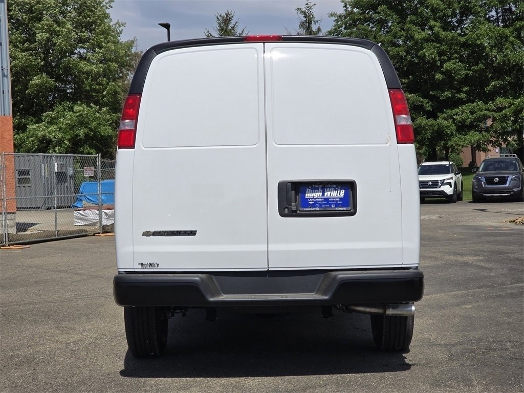 2025 Chevrolet Express Cargo Van photo 4
