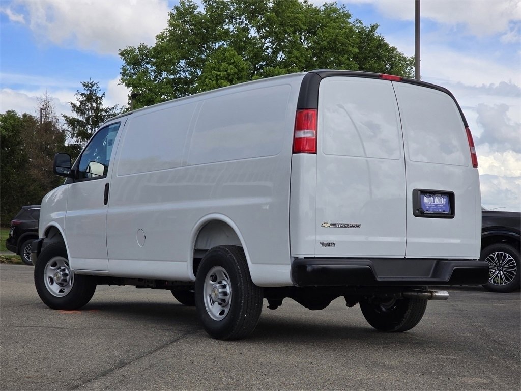 2025 Chevrolet Express Cargo Van photo 2