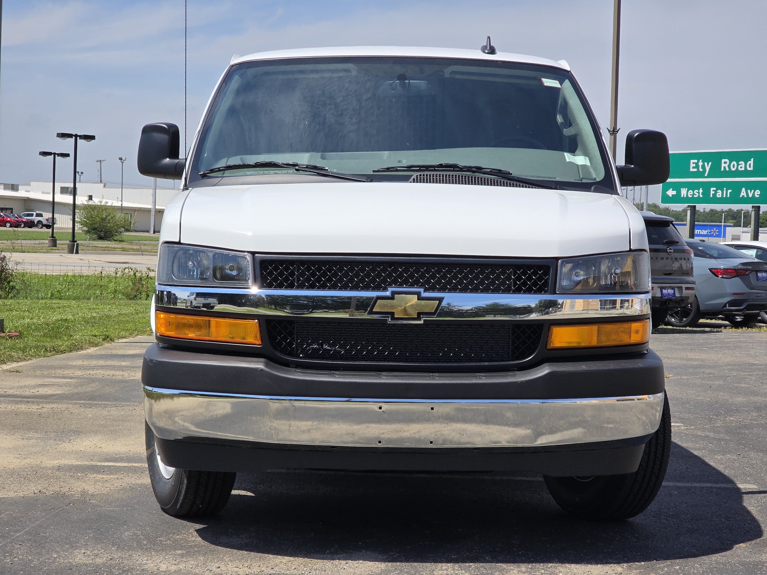 2025 Chevrolet Express Cargo Work Van - Photo 6
