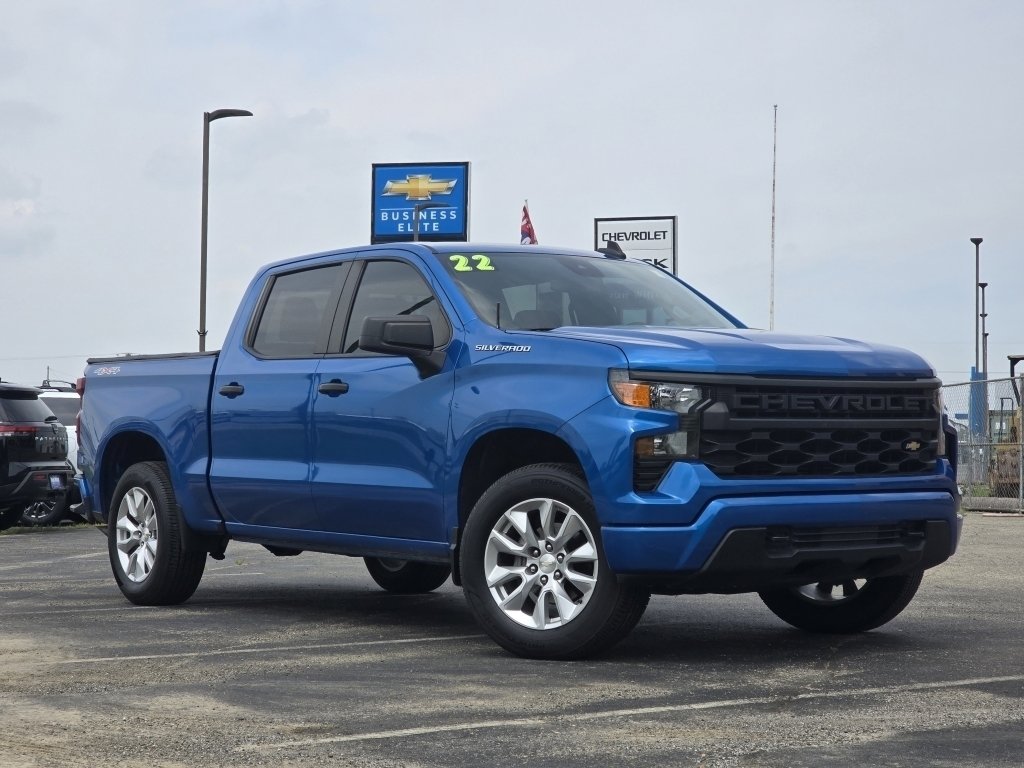 2022 Chevrolet Silverado 1500 Custom photo 2