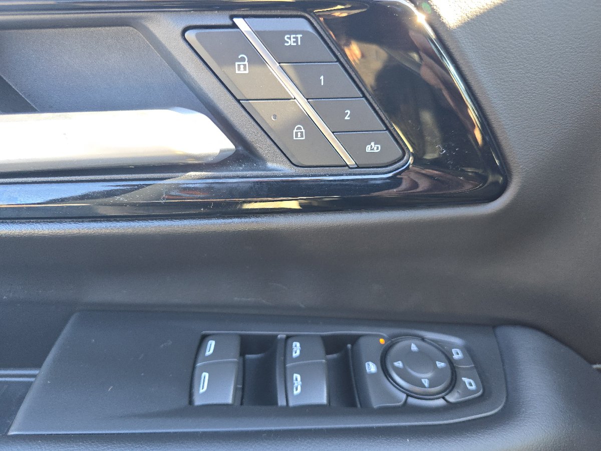 2025 Chevrolet Suburban LT - Photo 30