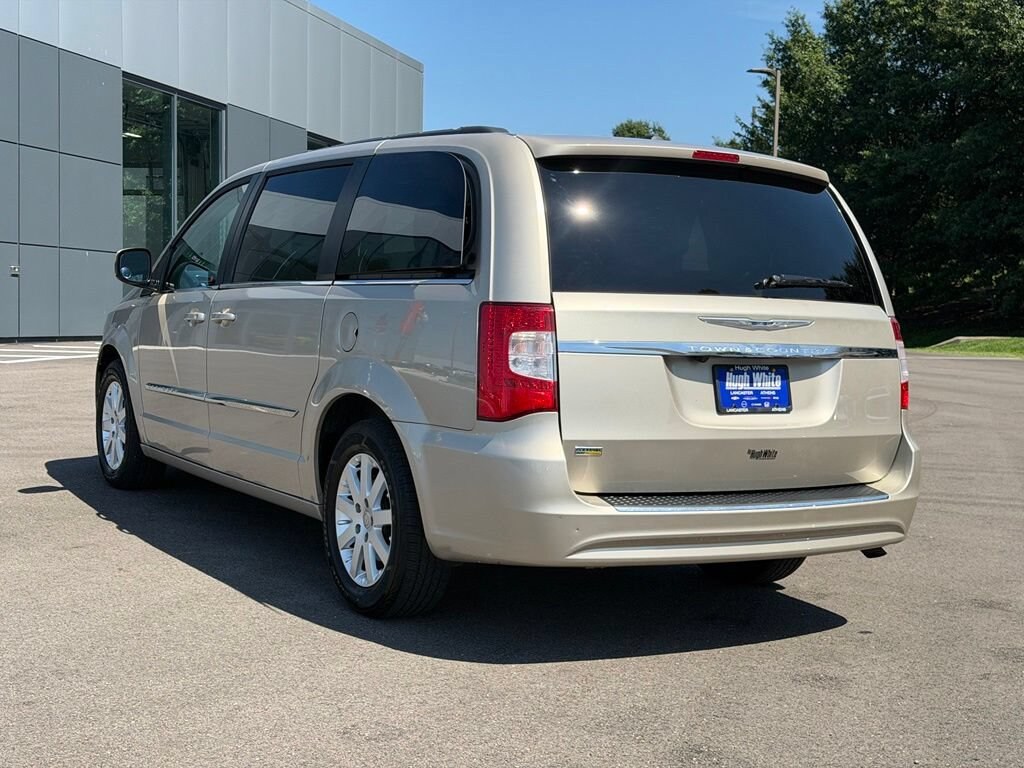 Used 2016 Chrysler Town & Country Touring Mini-van, Passenger