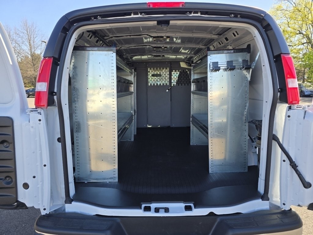 2026 Chevrolet Express Cargo Work Van - Photo 9