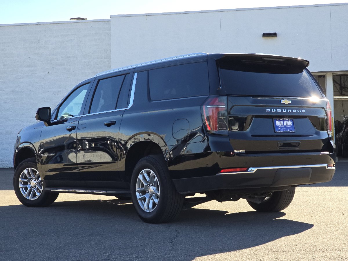 2025 Chevrolet Suburban LT - Photo 19