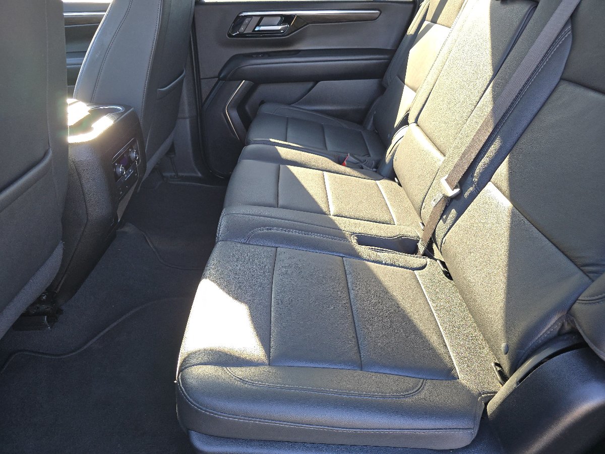 2025 Chevrolet Suburban LT - Photo 24