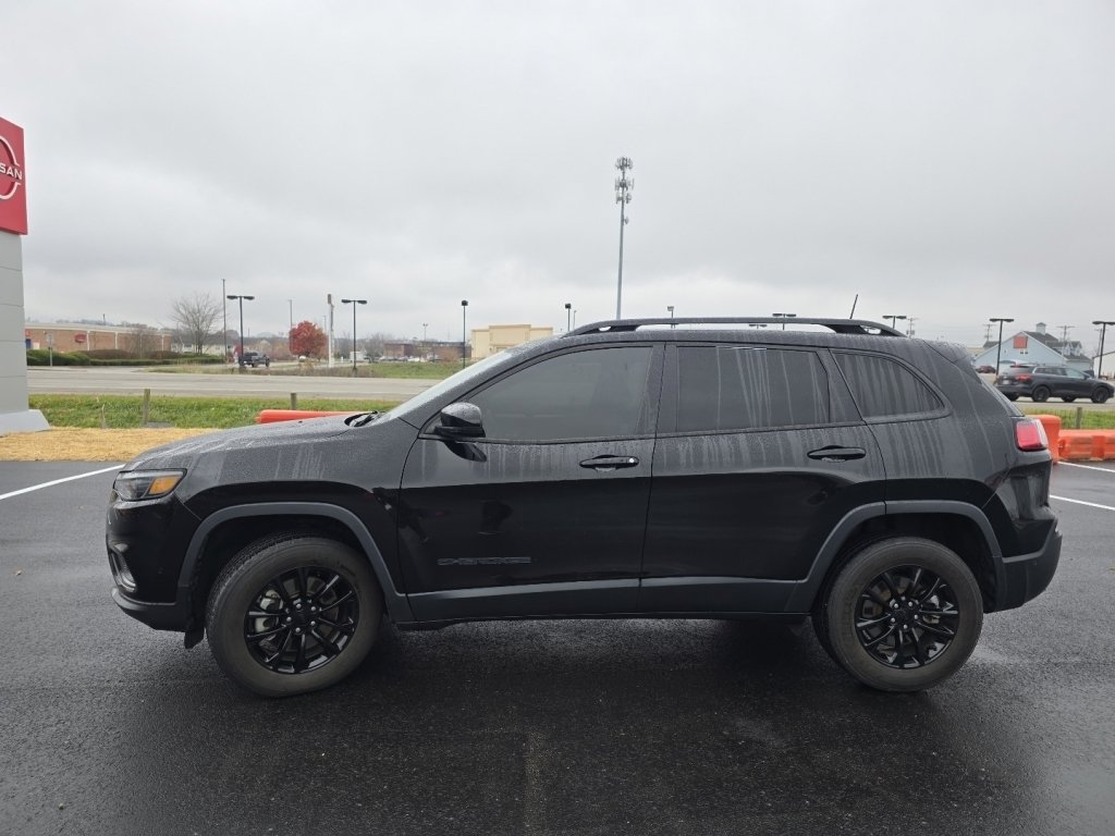 2023 Jeep Cherokee Altitude Lux photo 3