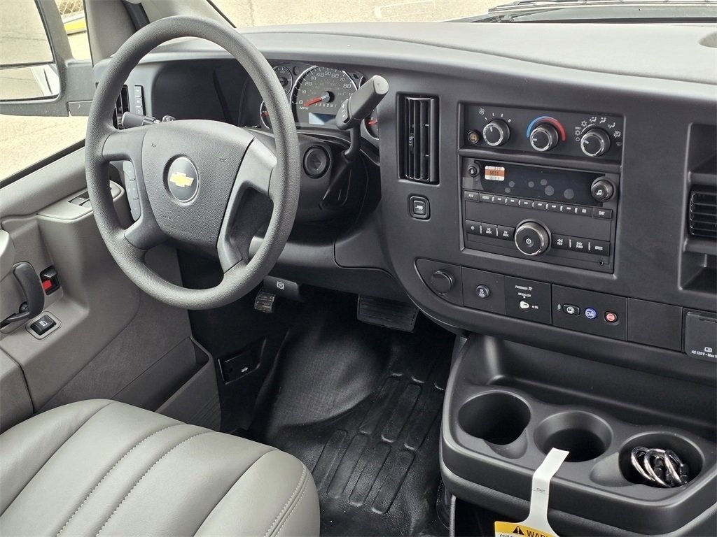 2025 Chevrolet Express Cargo Work Van - Photo 12