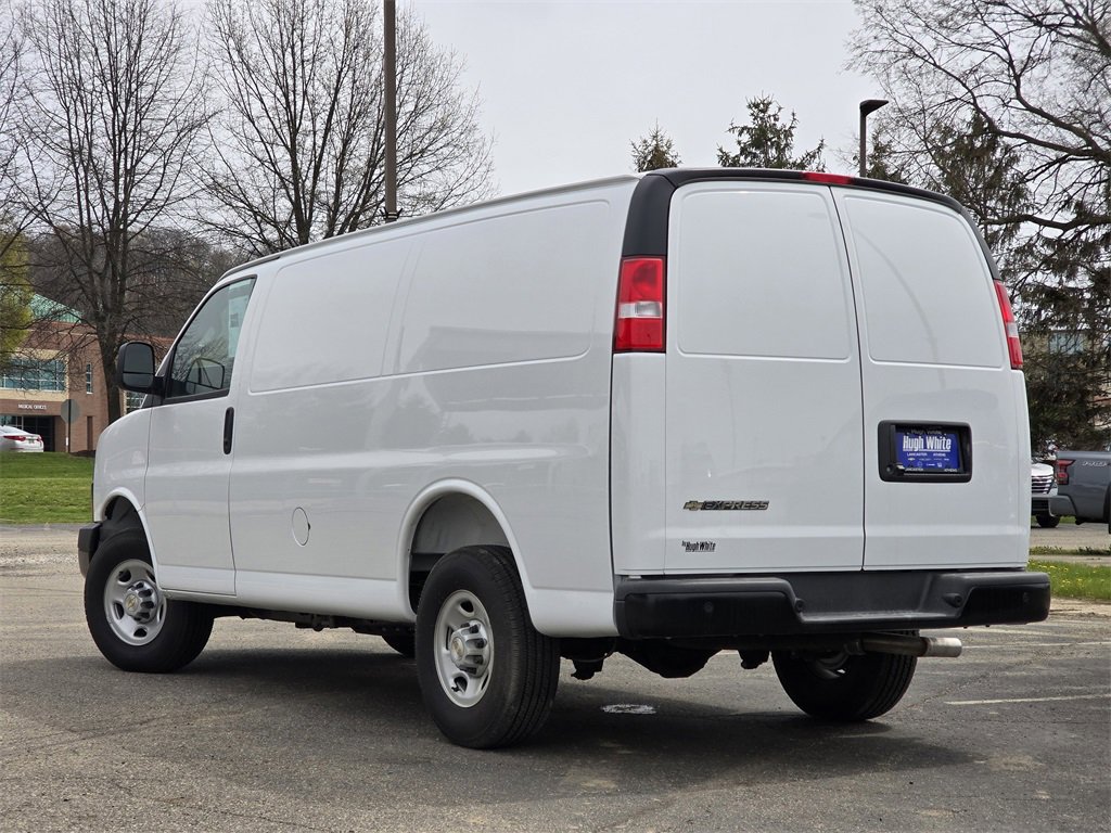 2025 Chevrolet Express Cargo Van photo 4