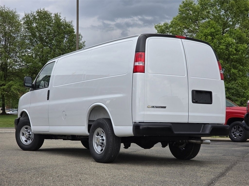 2025 Chevrolet Express Cargo Work Van - Photo 6