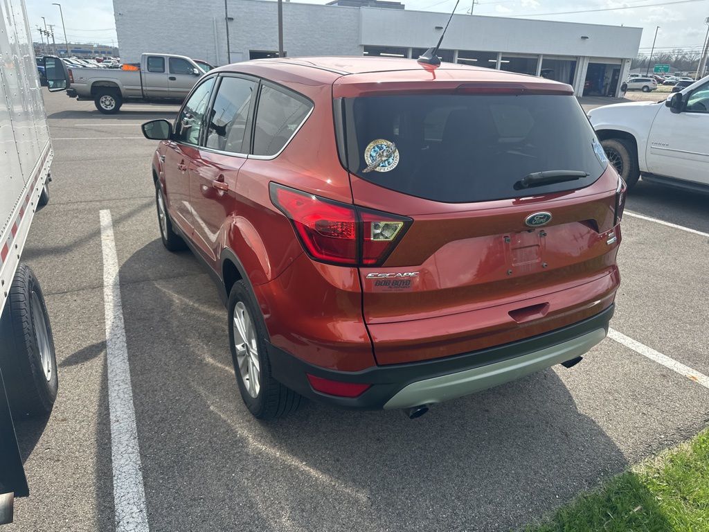 Used 2019 Ford Escape SE with VIN 1FMCU9GD3KUA14772 for sale in Lancaster, OH