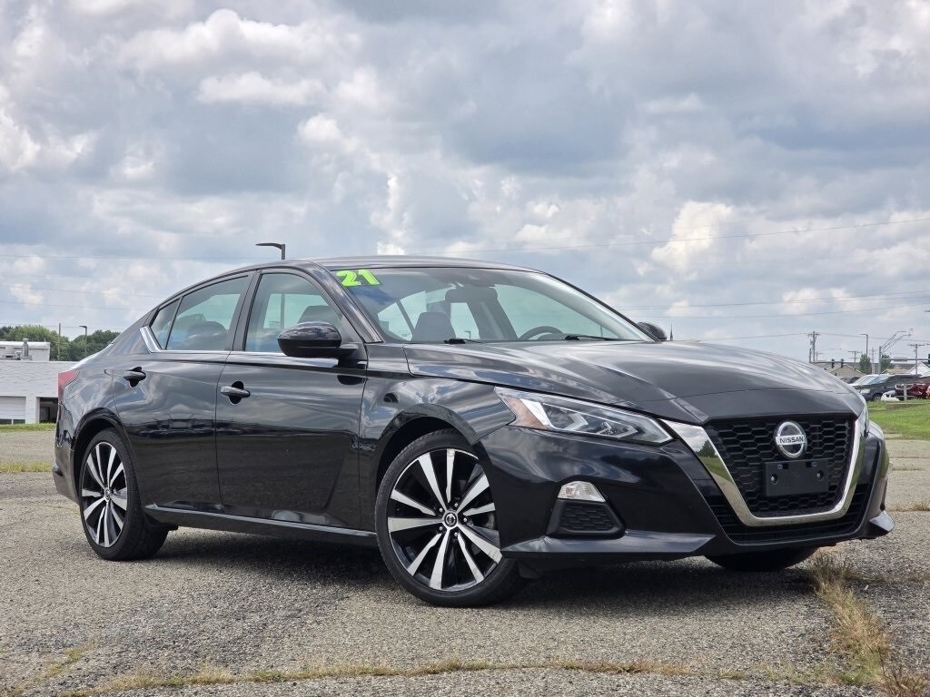 2021 Nissan Altima 2.5 SR photo 2