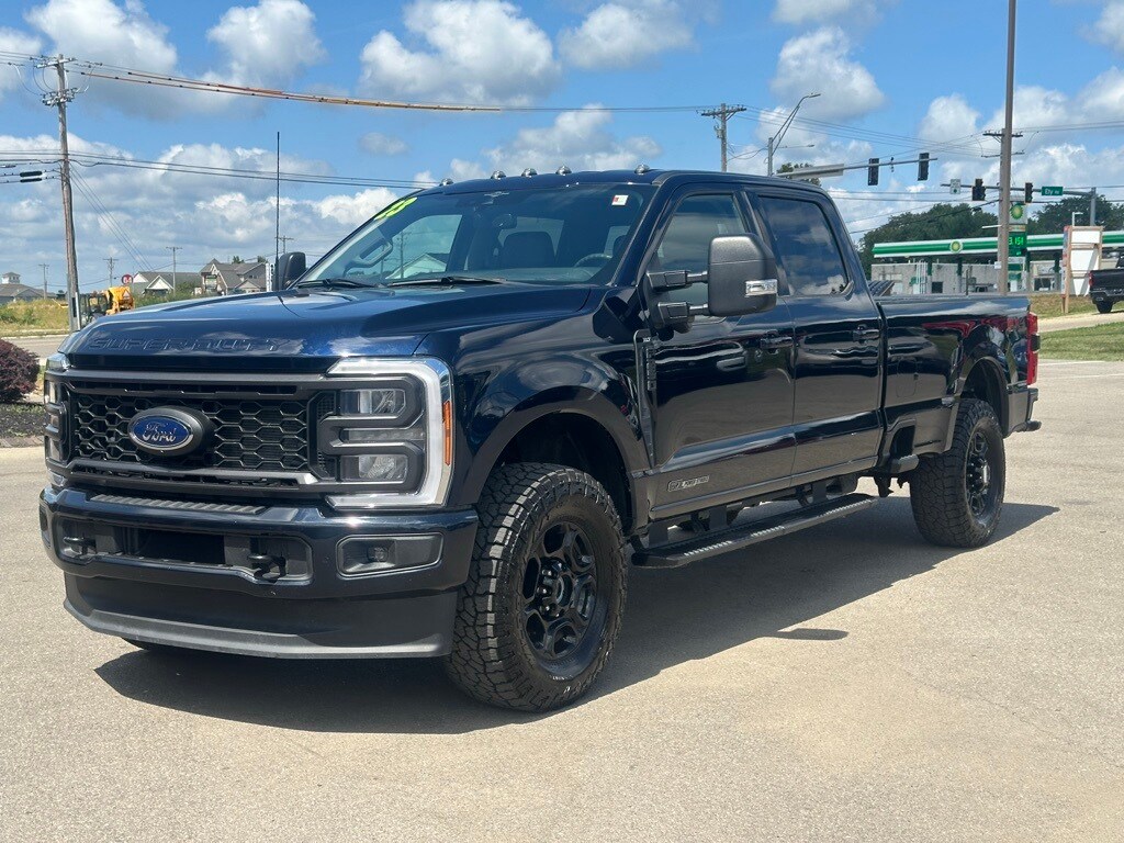 2023 Ford F-250 XLT photo 2