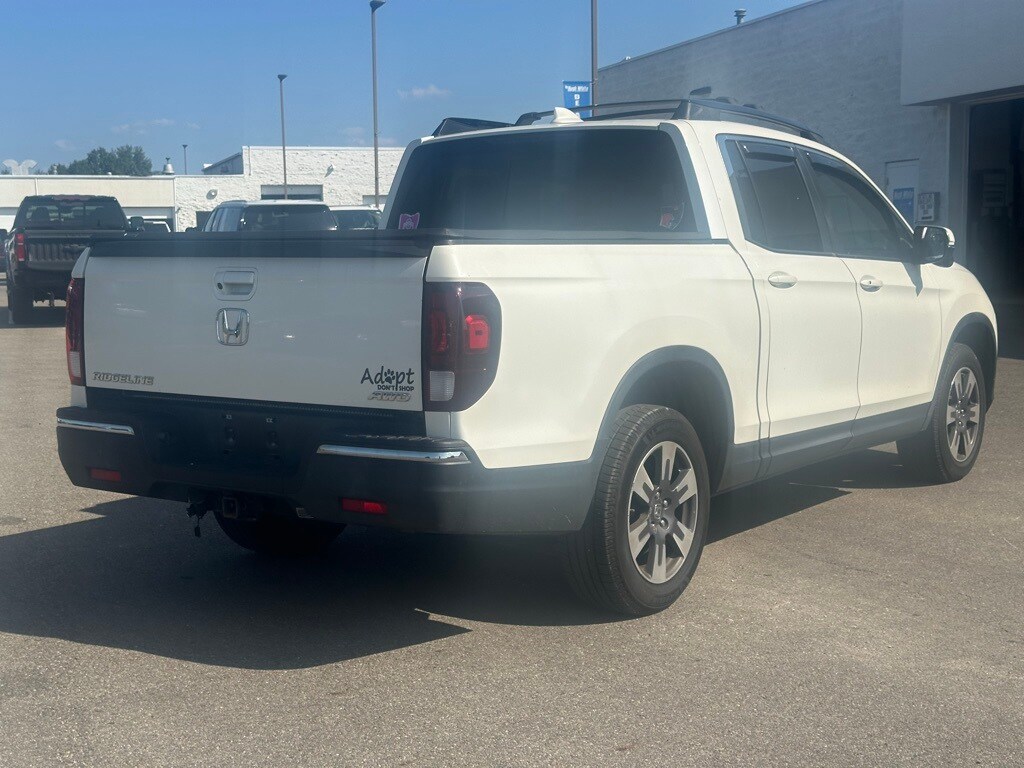 2019 Honda Ridgeline RTL-T photo 2