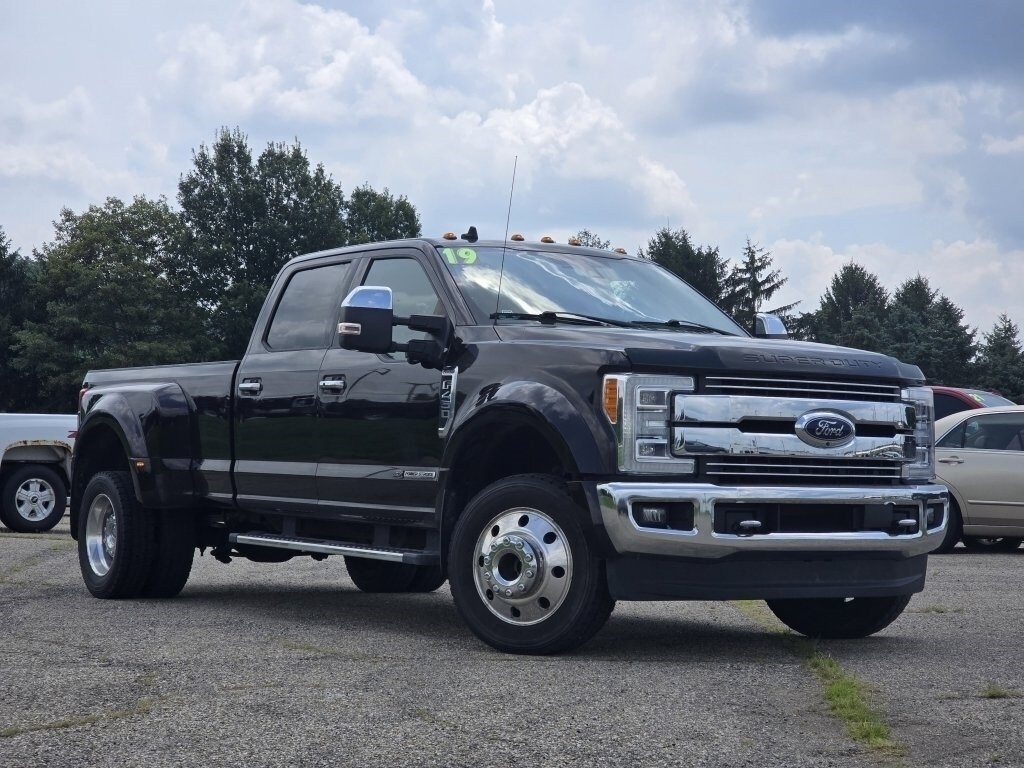2019 Ford F-450 Lariat photo 2