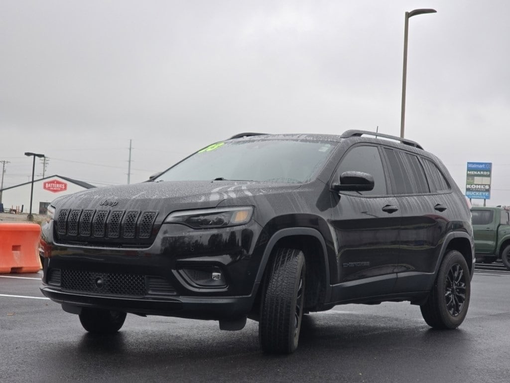 2023 Jeep Cherokee Altitude Lux photo 2