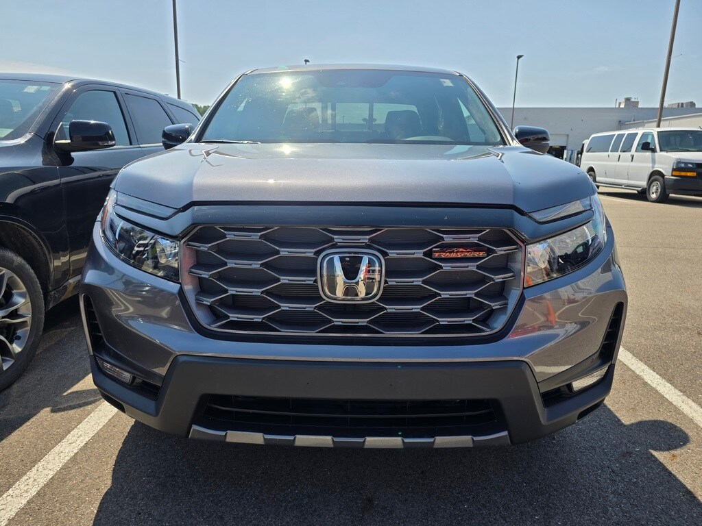 2025 Honda Ridgeline TrailSport photo 2