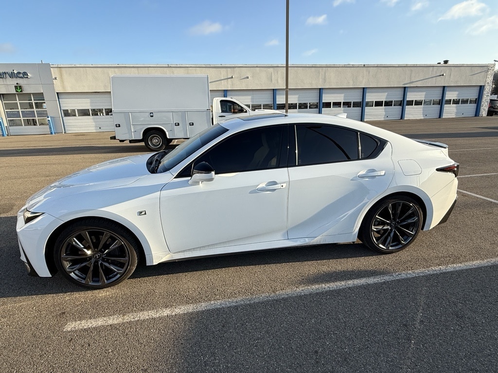 2022 Lexus IS Base's photo