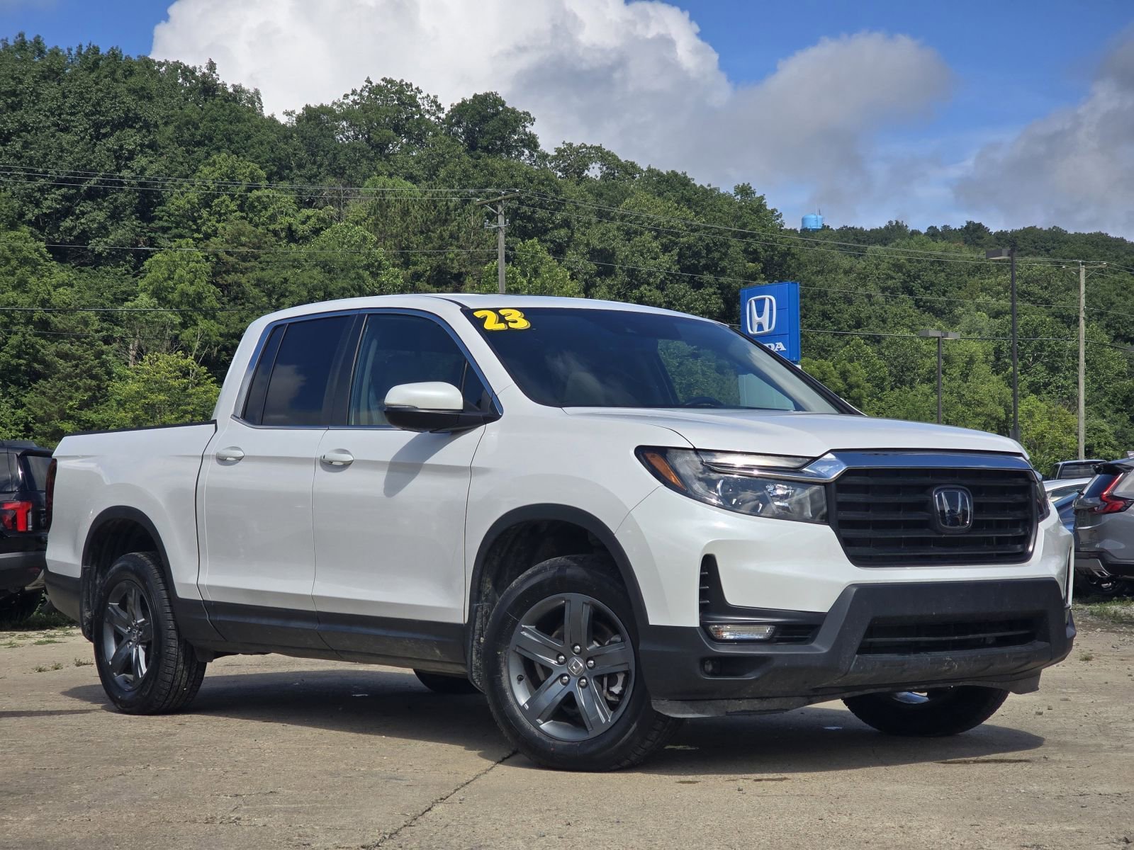 2023 Honda Ridgeline RTL photo 2