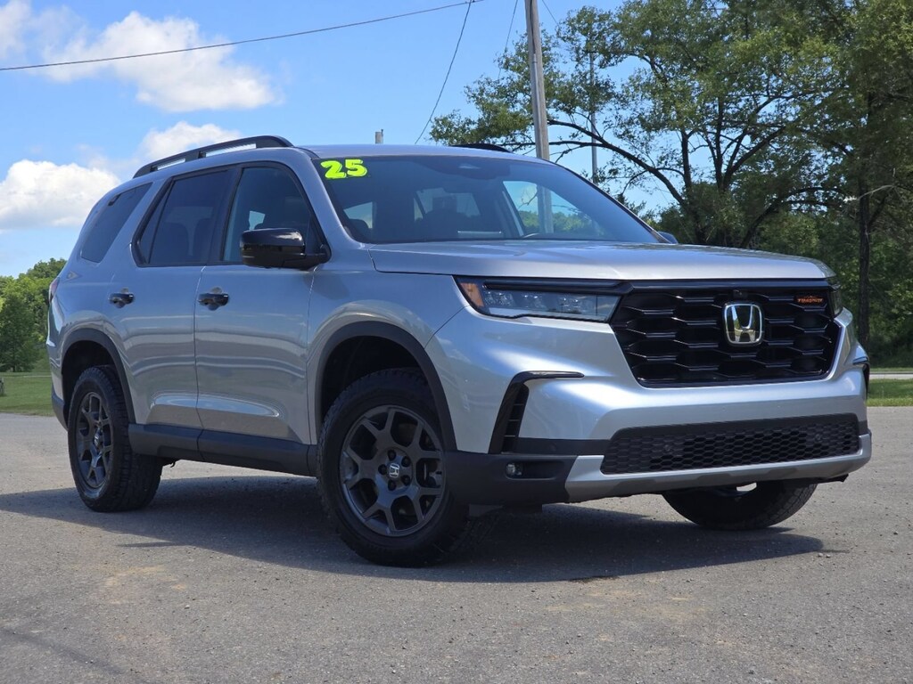 Used 2025 Honda Pilot TrailSport SUV