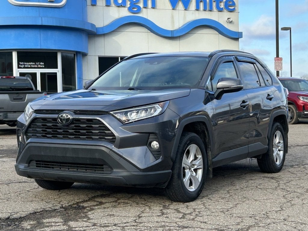 2019 Toyota RAV4 XLE's photo