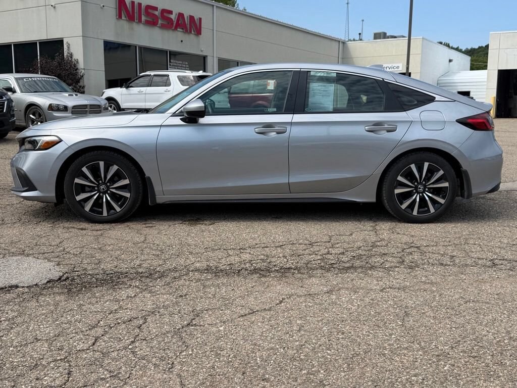Used 2024 Honda Civic EX-L Hatchback