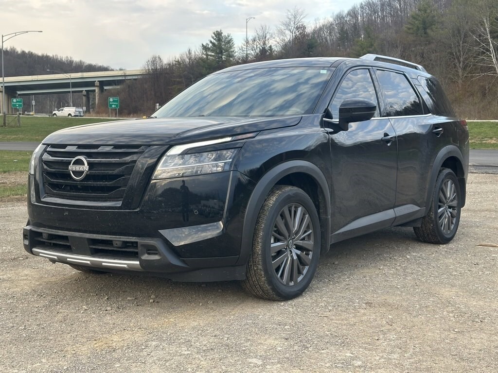 Used 2024 Nissan Pathfinder For Sale at Hugh White Family of
