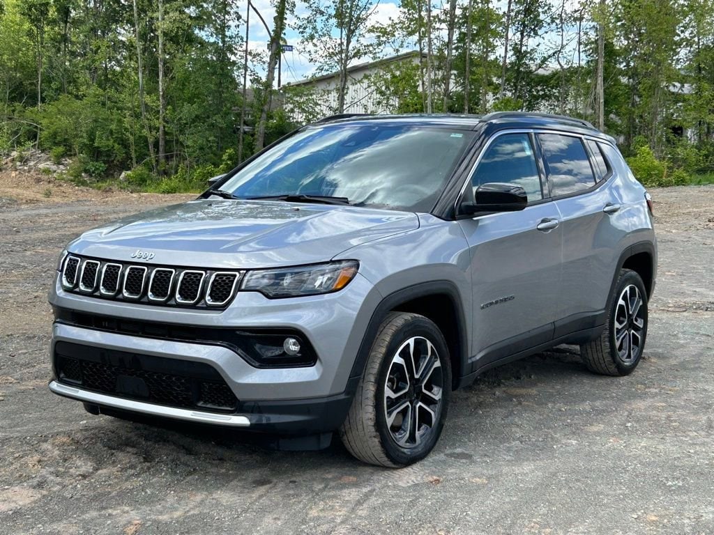 2023 Jeep Compass Limited 4X4's photo