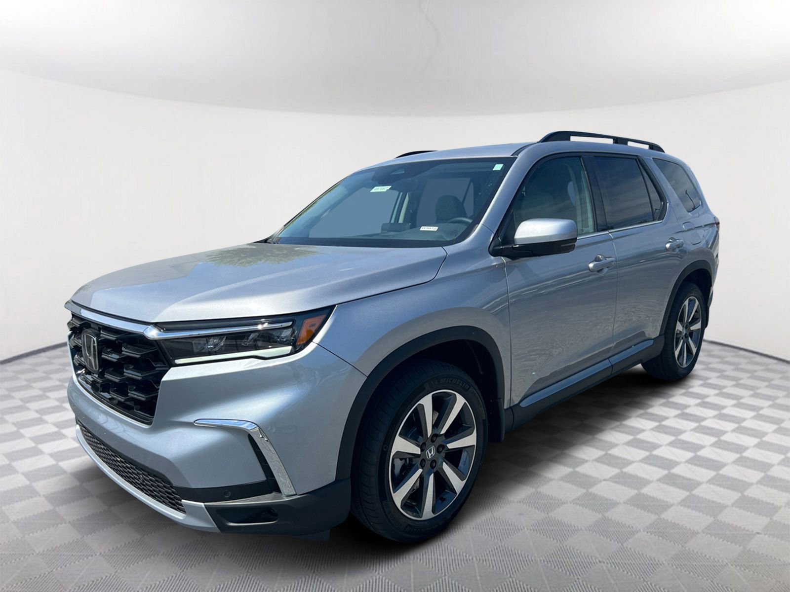 2025 Honda Pilot Touring photo 3