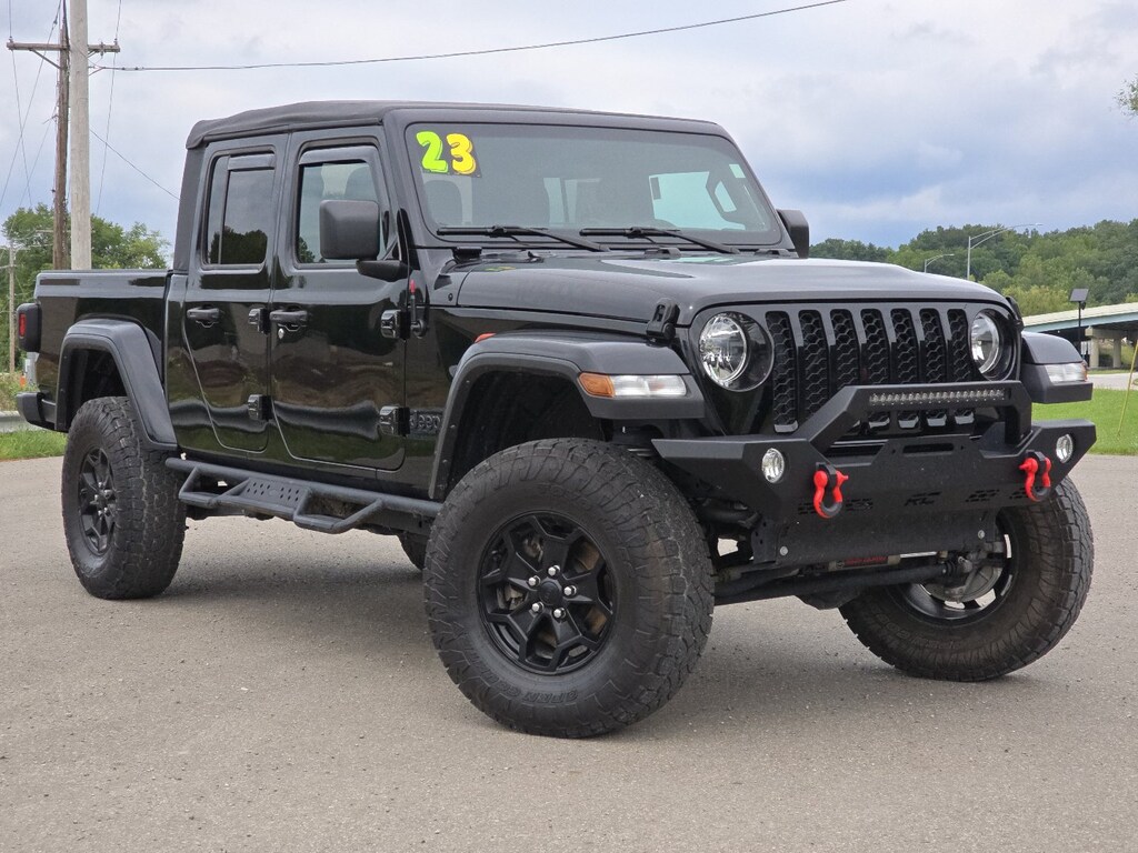 Used 2023 Jeep Gladiator Sport Truck Crew Cab