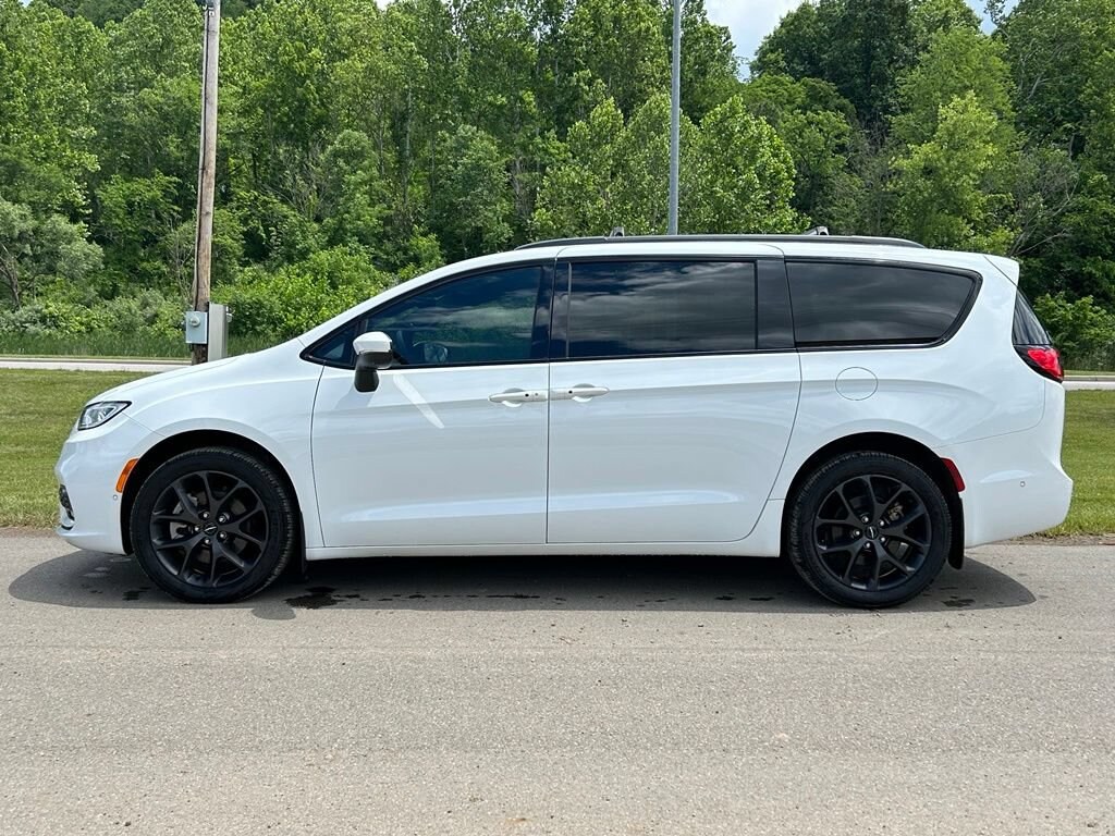 Used 2023 Chrysler Pacifica Touring L Van Passenger Van