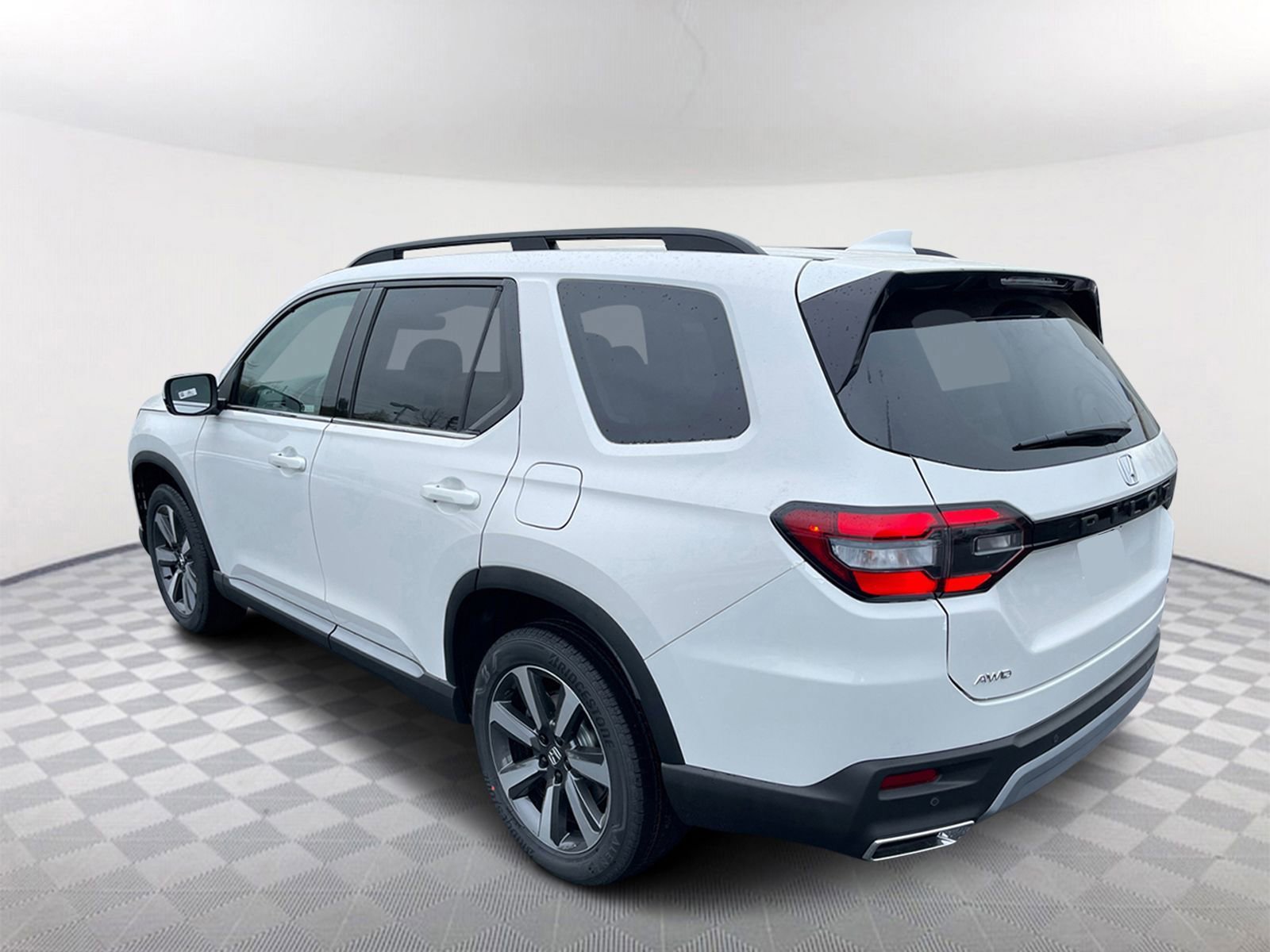 2025 Honda Pilot Touring photo 3