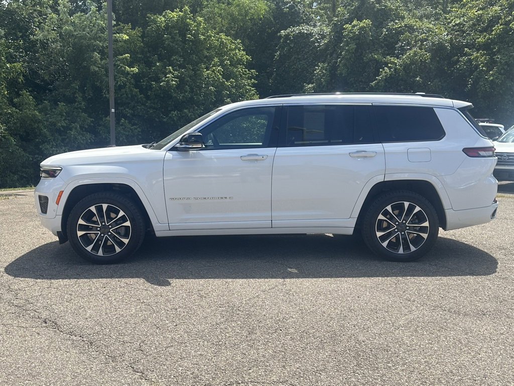 2021 Jeep Grand Cherokee Overland photo 2