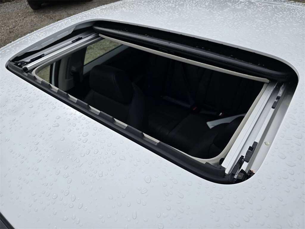 2025 Honda Accord Hybrid Touring photo 2