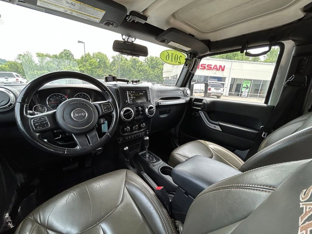 2016 Jeep Wrangler Unlimited Sahara - Photo 6