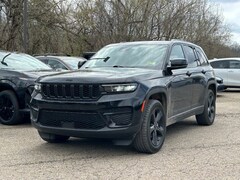 2023 Jeep Grand Cherokee Laredo SUV
