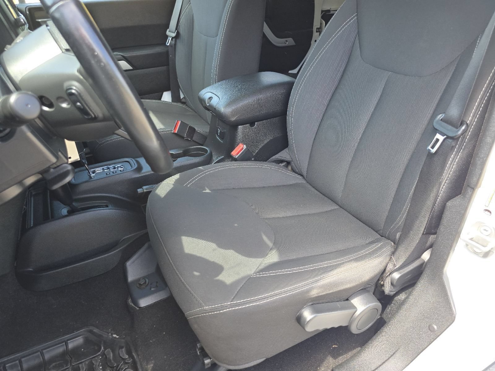 2018 Jeep Wrangler Unlimited Sahara - Photo 24