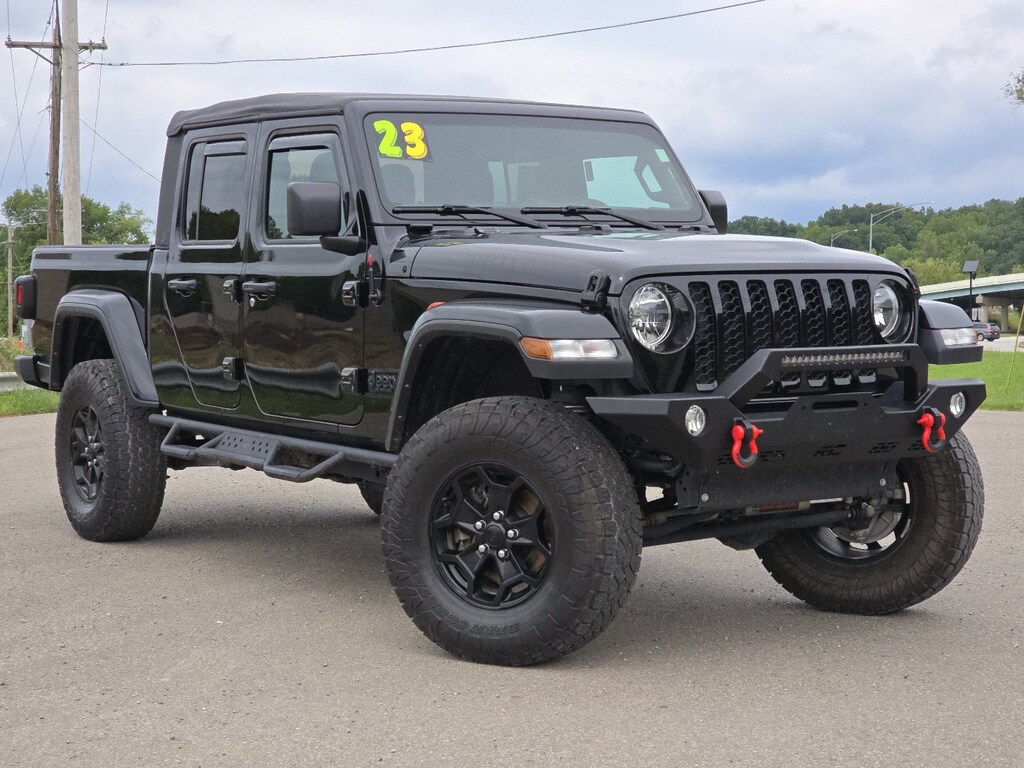 Used 2023 Jeep Gladiator Sport Truck Crew Cab