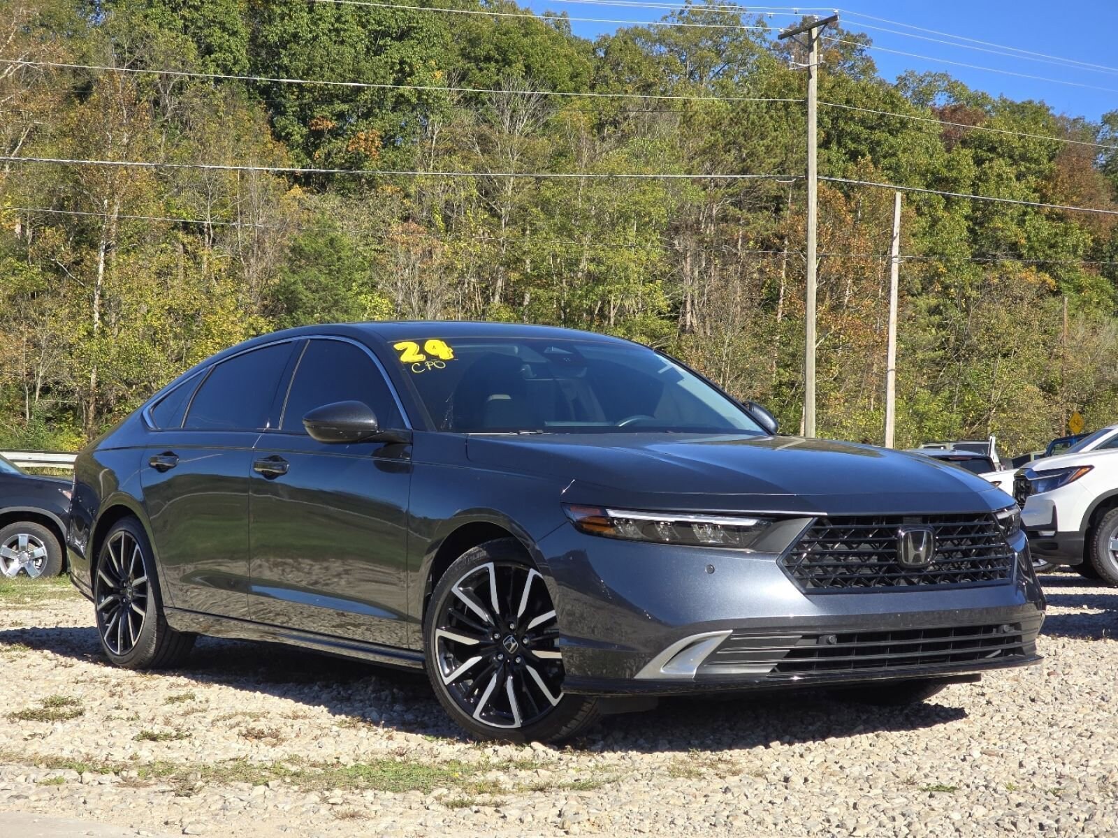 2024 Honda Accord Hybrid Touring photo 2